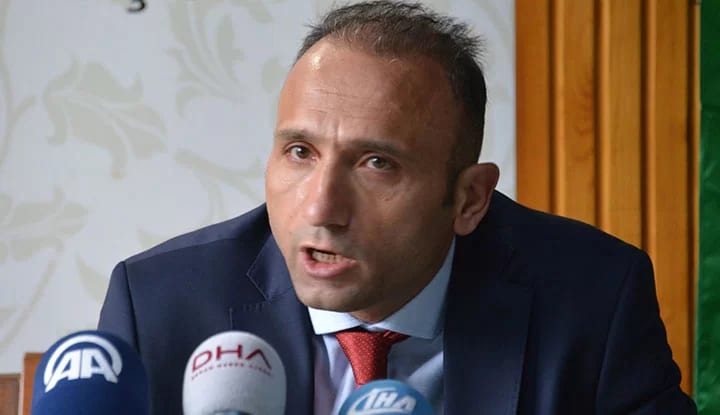 Deniz Çoban'dan flaş açıklama! "Kırmızı kart gördü, bu maçta nasıl sahaya çıktı?"