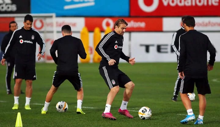 İşte Beşiktaş'ta Braga maçı öncesi son antrenmana katılmayan isimler!
