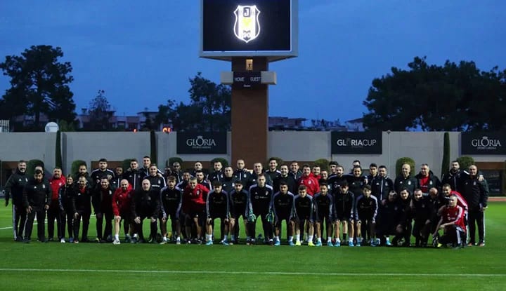 Beşiktaş'ın Antalya kampı başladı! 4 oyuncu takımdan ayrı çalıştı!