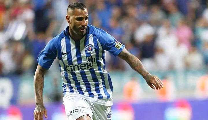Vodafone Park'ta Quaresma tezahüratı! Islıklarla karşılık geldi!