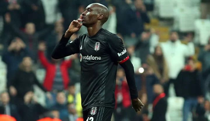 Flaş gelişme! Beşiktaş Belediyesi, Atiba'nın heykelini dikecek mi? İşte Beşiktaş Belediye Başkanı Rıza Akpolat'ın açıklamaları...
