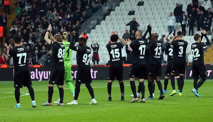 "Beşiktaş'a 3 transfer şart"