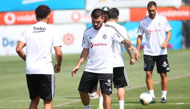 Beşiktaş, Göztepe maçı hazırlıklarını sürdürüyor! İşte antrenmana katılmayan isimler...