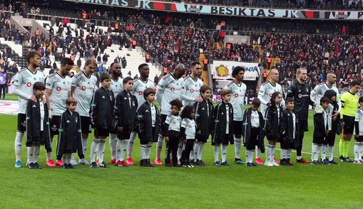 Başakşehir'den Beşiktaşlı yıldız isimler için flaş hamle
