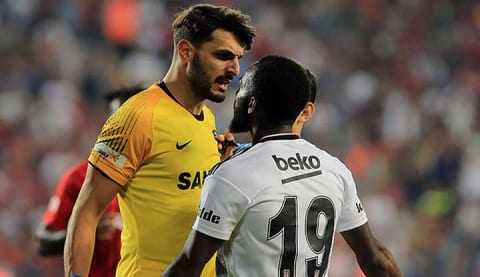 Günay Güvenç'ten Beşiktaş taraftarının tepkisine cevap! "Orada karşımda babam da olsa tepki gösterirdim"