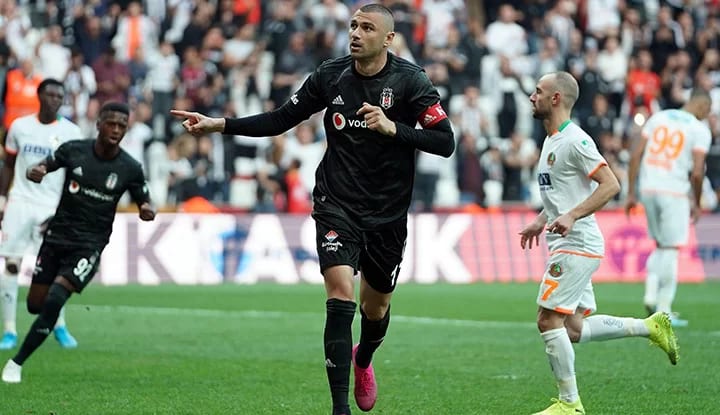 Burak Yılmaz'a transfer teklifi!