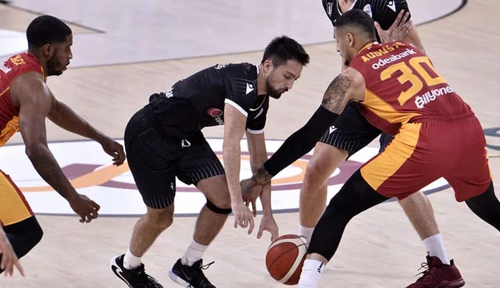 Beşiktaş Sompo Sigorta, Galatasaray Doğa Sigorta'ya mağlup oldu