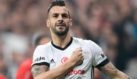 Negredo'nun derbi galibiyeti sevinci!