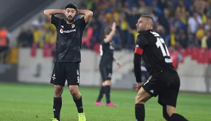 Beşiktaş'ta gözler Güven Yalçın'a çevrildi!