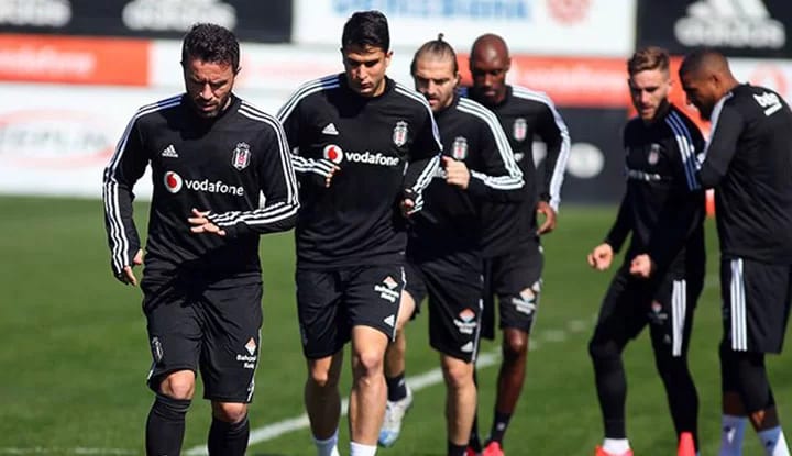 Beşiktaş'ta derbi öncesi Caner Erkin gelişmesi!