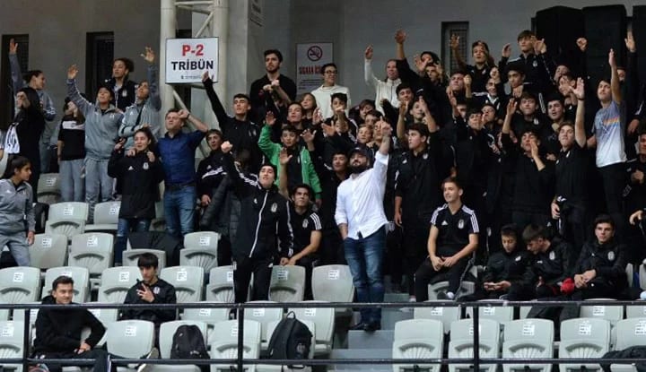 Beşiktaş Sompo Sigorta'ya Akatlar'da siyah beyazlı sporcular destek oldu!
