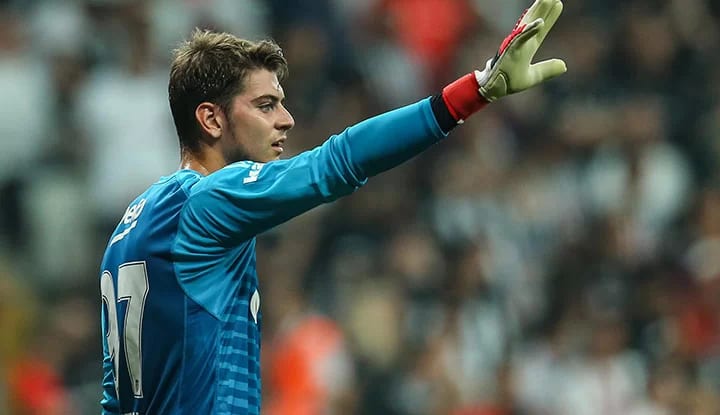 Beşiktaş'ta Abdullah Avcı, Utku Yuvakuran ile görüştü!