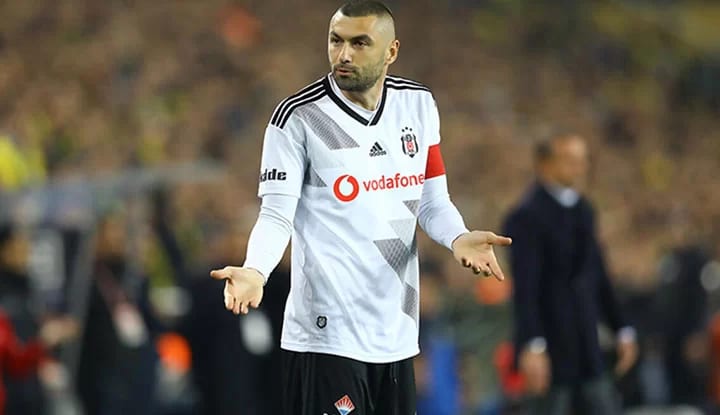 Beşiktaş'ta Burak Yılmaz'ın sözleşmesindeki şok gerçek ortaya çıktı!