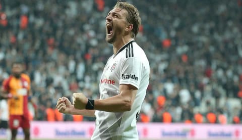 Caner Erkin'in menajerinden agresiflik açıklaması!