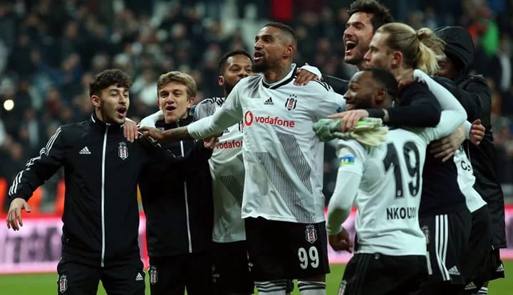 Beşiktaş soyunma odasında espri konusu oldu! İşte detaylar...