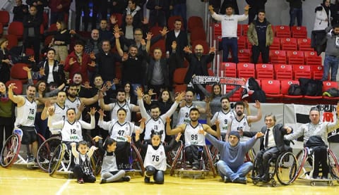 Beşiktaş, derbide galip