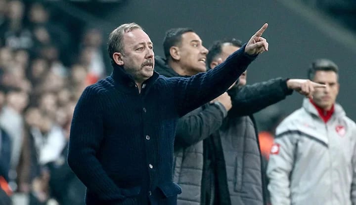 Sergen Yalçın'dan Beşiktaş açıklaması! "Burayı özlemişiz"