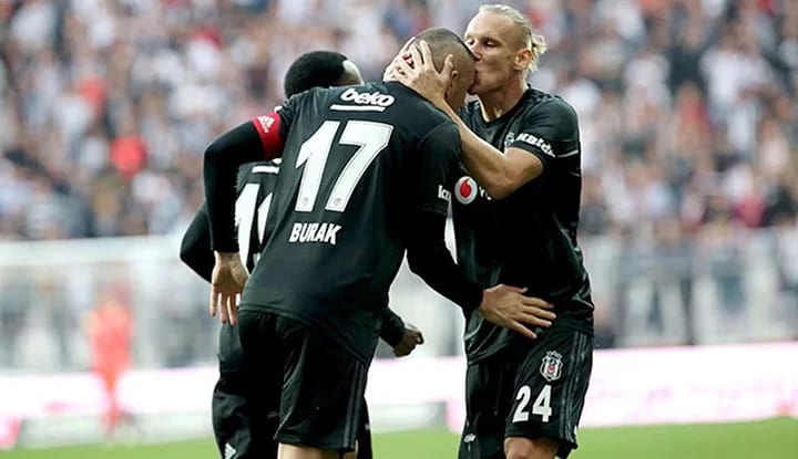 Beşiktaş'ta 4 isim sınırda!