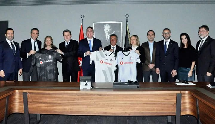 Vodafone Türkiye CEO’su Colman Deegan’dan Başkan Ahmet Nur Çebi’ye ziyaret
