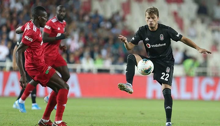 Adem Ljajic, soyunma odasında sinirlendi