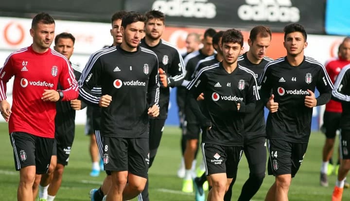 Beşiktaş'ta bugün yapılan antrenmana hangi oyuncular katılmadı?