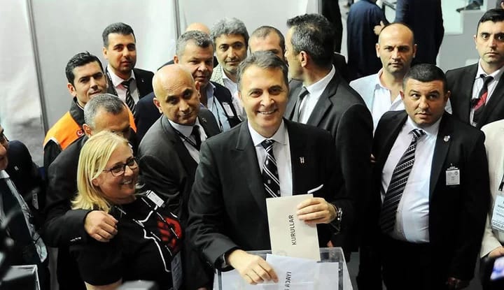 "Beşiktaş'ta 1-2 aya kadar kongre olacağını ve eski başkanlardan bir tanesinin..."