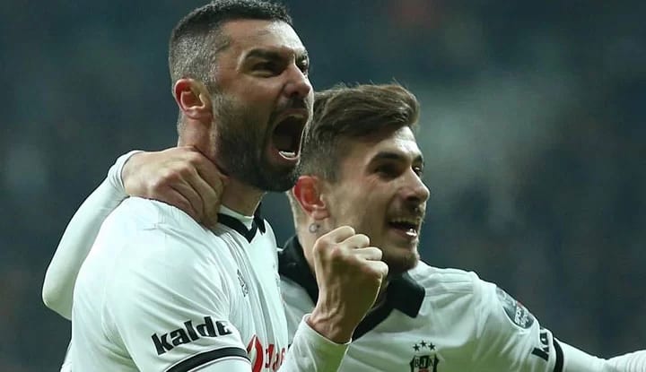 Beşiktaş'tan flaş hamle! Dorukhan Toköz ve Burak Yılmaz'a bildirildi!