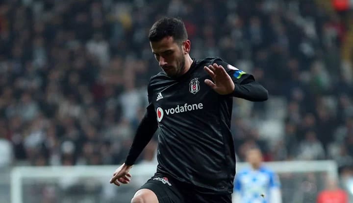 Oğuzhan Özyakup, Türkiye'den ayrıldı! İşte açıklamaları...
