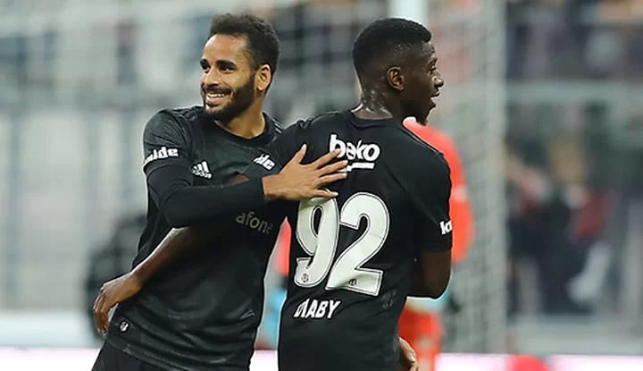 Diaby ve Douglas, sahalardan ne kadar uzak kalacak?