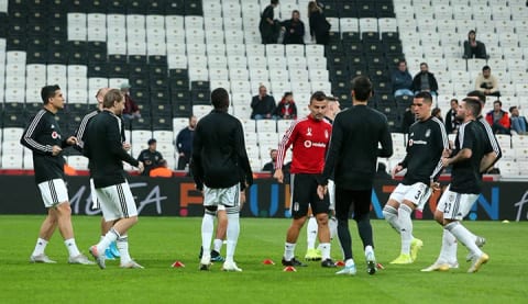 Beşiktaş'ta 5 değişiklik! Tribünler boş kaldı