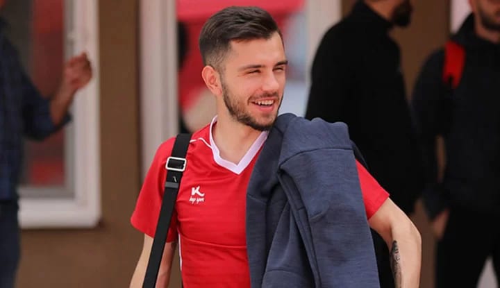 Beşiktaş, Medel'den gelen parayla Emre Kılınç'ı bitiriyor! Mecnun Otyakmaz ile konuştu!