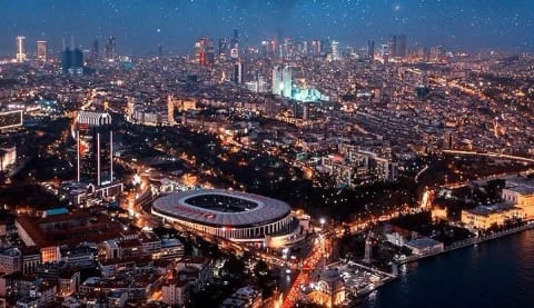 Beşiktaş Park büyülemeye devam ediyor! Alan Smith'de açıkladı! "Konum itibari ile daha iyi bir stat düşünemiyorum"