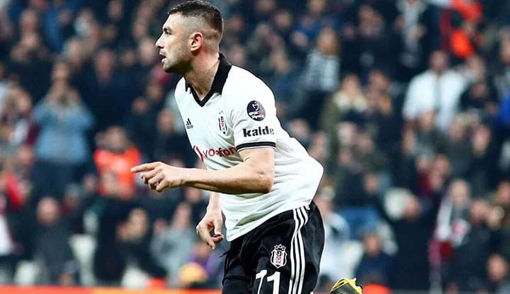 Burak Yılmaz'dan sürpriz hamle