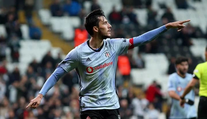 Umut Nayir, Beşiktaş'ı 3 kulvarda şampiyon yaptı! Abdullah Avcı'ya mesaj gönderdi!