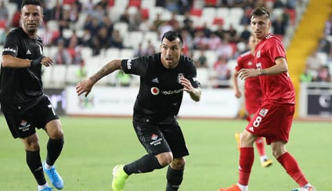 Medel'e kulübe yolu gözüktü