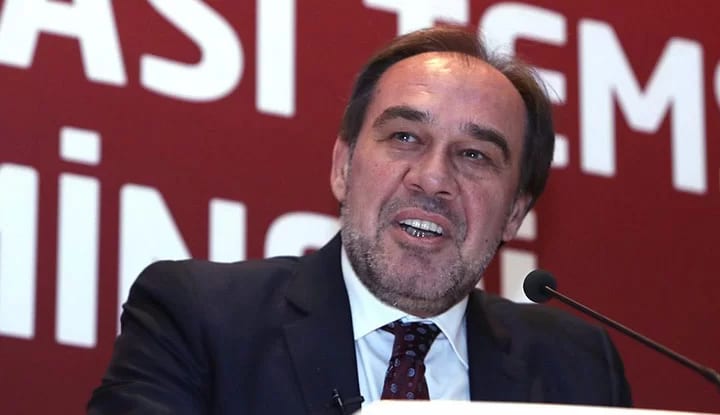 "Yıldırım Demirören, şirketini başka birinin üstüne devreder ve formül bulur"