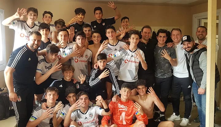 Beşiktaş U15 Takımı'ndan derbide müthiş geri dönüş!