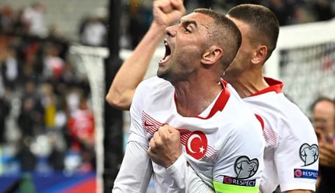 Burak Yılmaz, Fransa maçının ardından konuştu! "Ülkemize Avrupa Şampiyonası çok yakışacak"