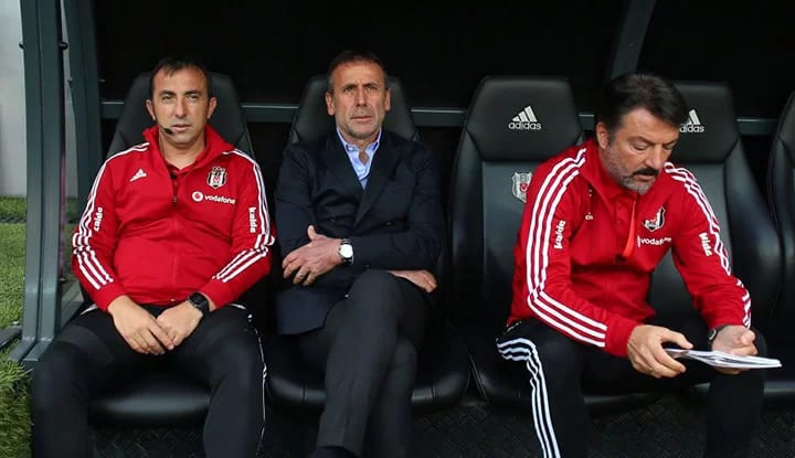 Beşiktaş'ta teknik ekibe yeni isim! Abdullah Avcı önerdi!