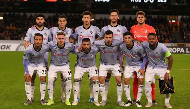 "Dolaştı durdu, Benim kafama takılan..."