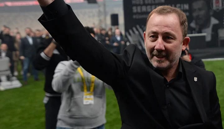 Beşiktaş'ta Sergen Yalçın'ın imza gününde yaşananlar ortaya çıktı! Sergen Yalçın, bir kez daha gönülleri fethetti!
