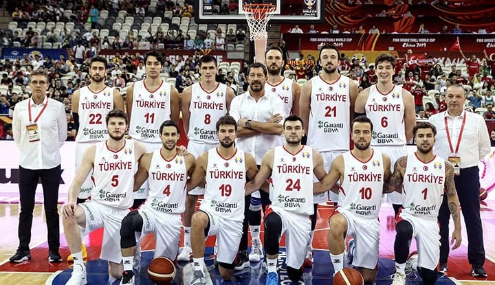 Beşiktaş'tan "12 Dev Adam"a destek!