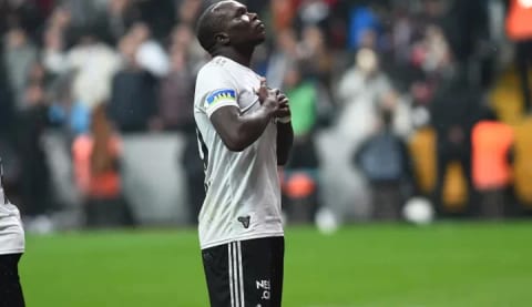 Aboubakar gülümsüyor, Ronaldo acı çekiyor!