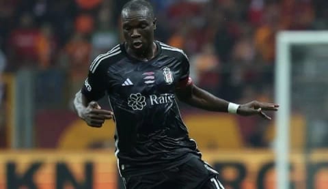 Aboubakar'ın antrenöründen Burak Yılmaz'a şok sözler!
