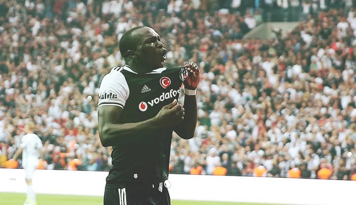 Aboubakar'ın lisansı çıktı!