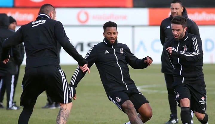 Beşiktaş’ta 4 isim kart sınırında