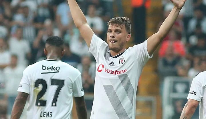 Adem Ljajic, geleceği ile ilgili kararını verdi!