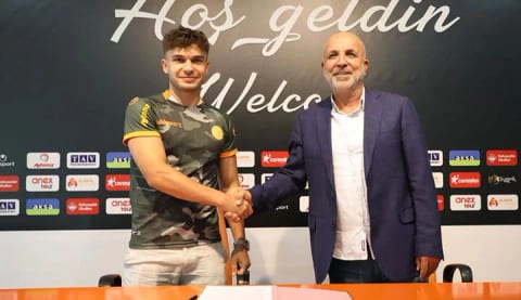 Ahmet Gülay, Alanyaspor'a imzayı attı!