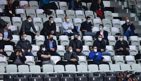Ahmet Nur Çebi ve yönetimi Akatlar'da