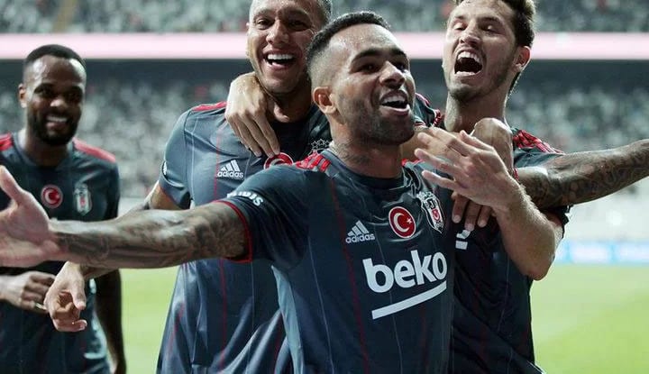 Alex Teixeira'dan Talisca açıklaması!